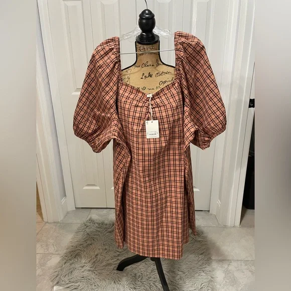 a.n.a Plaid Puff Sleeve Dress in Orange and Black - Picture 12 of 15